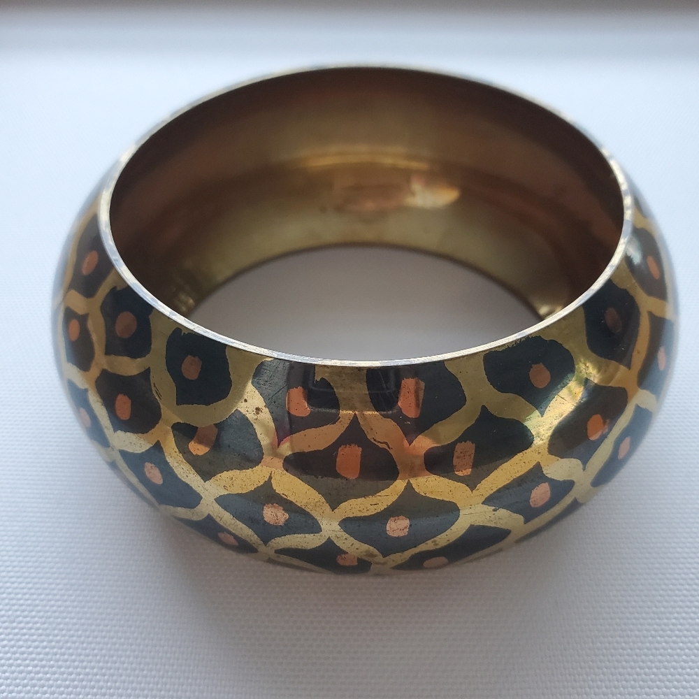 Trendy Black & Gold Peacock Animal Print Wide Brass Bangle Bracelet Concaved 8"
